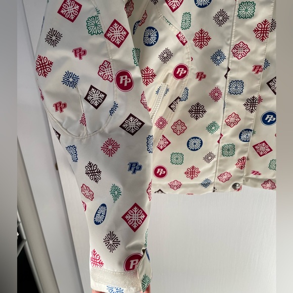 Peak Performance Woman’s Winter Jacket - Picture 5 of 10